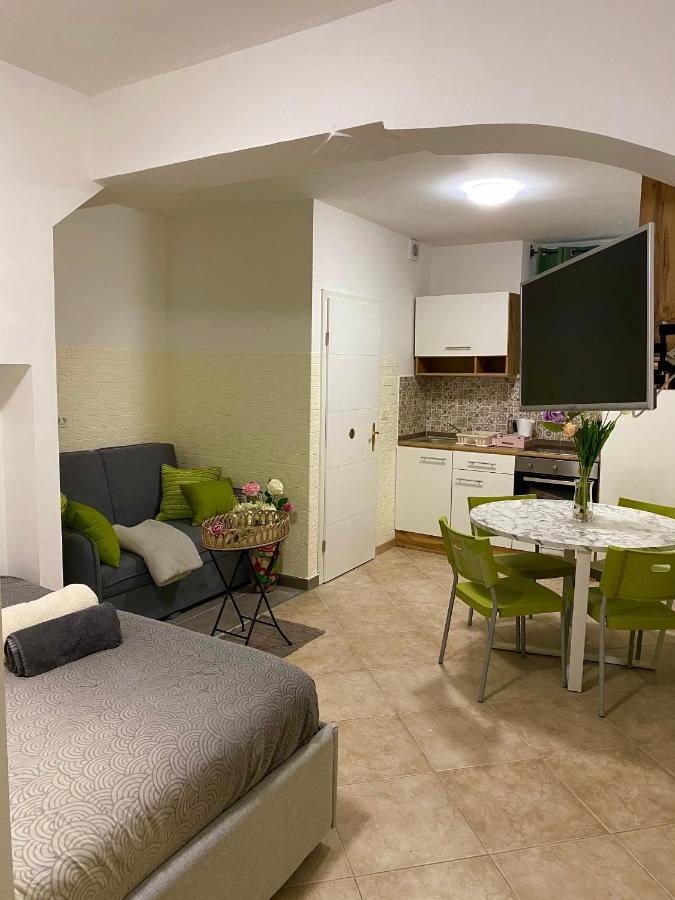 Ferienwohnung Studio Apartma Sara Piran Exterior foto